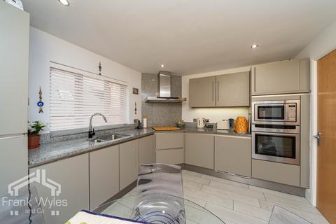 undefined, Apartment 6, 3 Links Gate