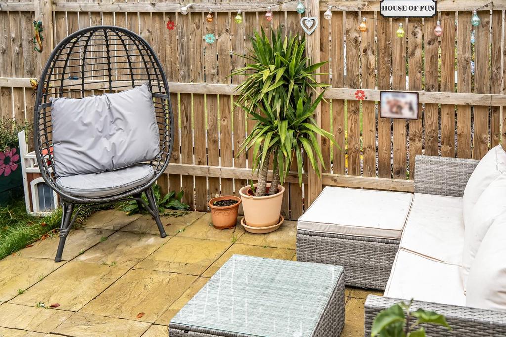 Outdoor seating area.jpg