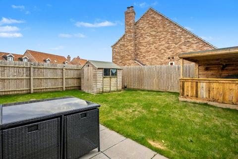 3 bedroom end of terrace house for sale, Hall Road, Clenchwarton
