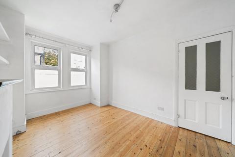 2 bedroom flat for sale, Fletcher Road, London W4