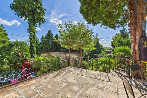 Property for sale, West Wycombe Road, High Wycombe, Buckinghamshire, HP12 3AS