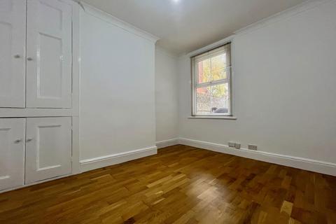 3 bedroom end of terrace house to rent, Park Road, Sittingbourne ME10