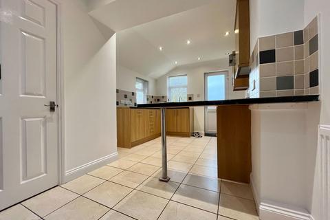 3 bedroom end of terrace house to rent, Park Road, Sittingbourne ME10