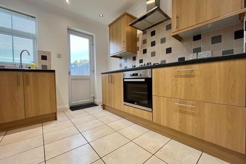 3 bedroom end of terrace house to rent, Park Road, Sittingbourne ME10