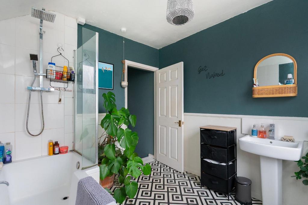 0 N1 QSKD - Bathroom A.jpg