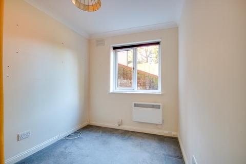 2 bedroom flat for sale, BITTERNE PARK! NO FORWARD CHAIN! A MUST SEE!