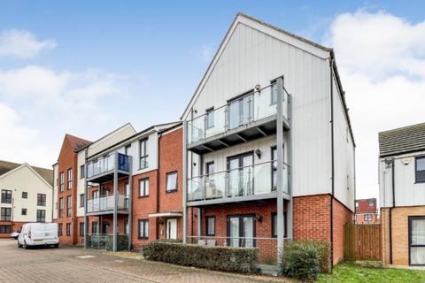 2 bedroom flat for sale, Falcon Avenue, South Ockendon, Essex, RM15