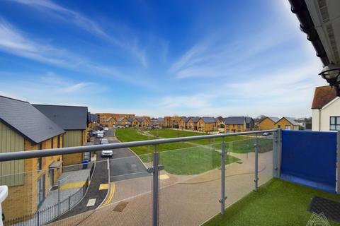 2 bedroom flat for sale, Falcon Avenue, South Ockendon, Essex, RM15