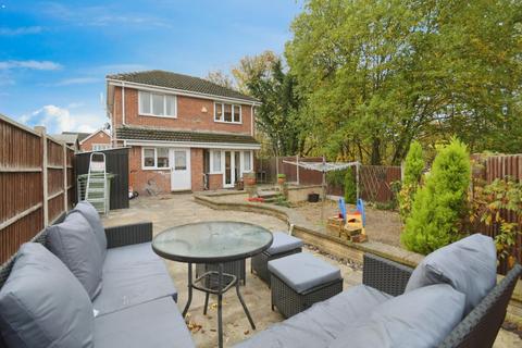 4 bedroom detached house for sale, Cragside Close, Chesterfield, S41 0FH