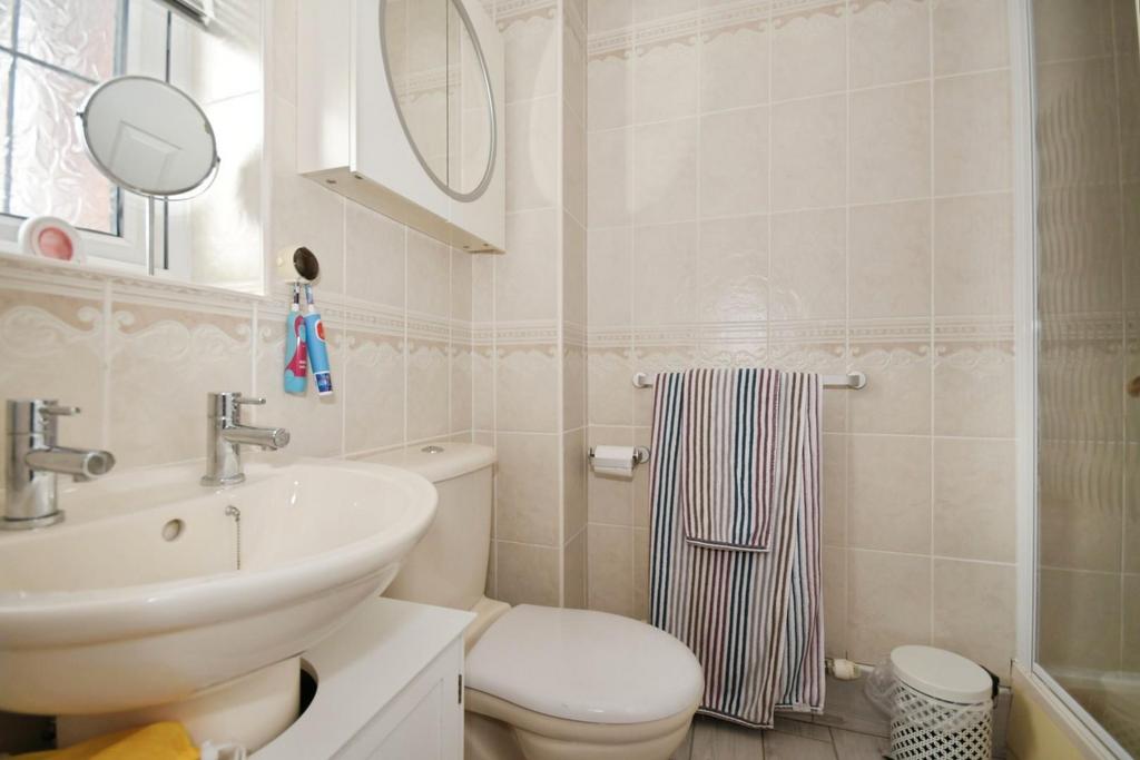 EN SUITE.jpg