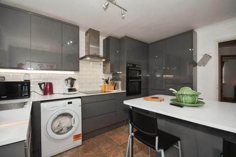 4 bedroom detached house for sale, Cragside Close, Chesterfield, S41 0FH