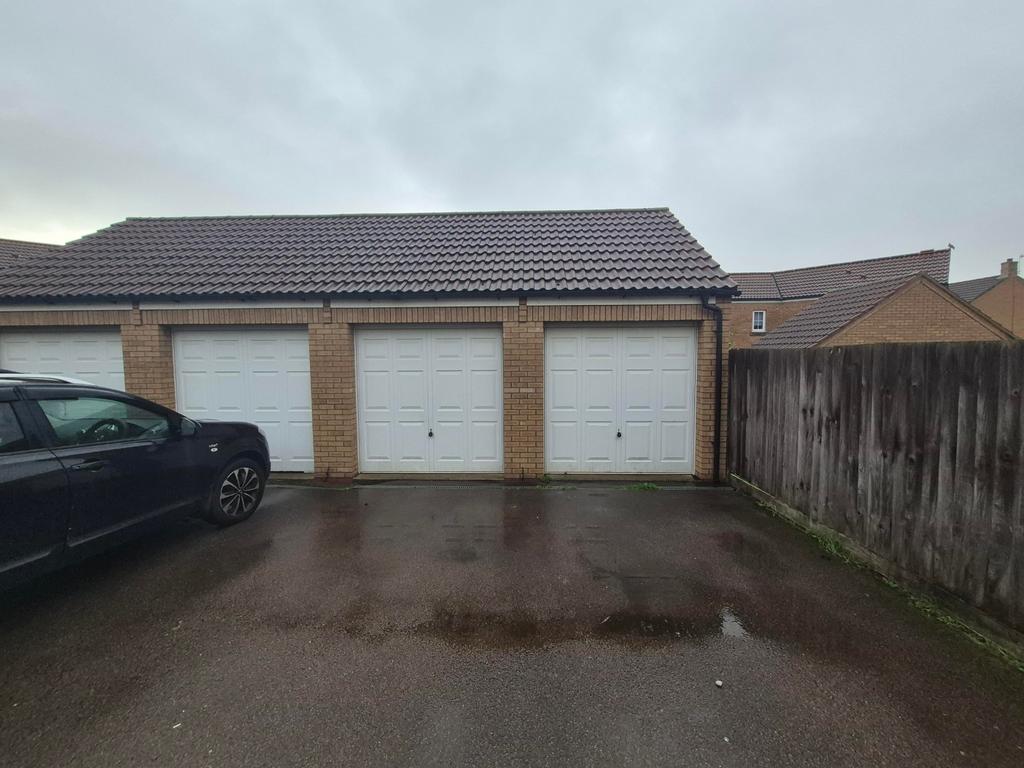 Garage/drive