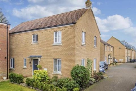 4 bedroom detached house for sale, Howards Way, Northampton, NN3 6RP
