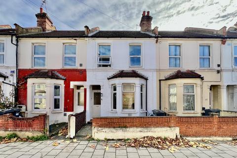 2 bedroom maisonette for sale, 15 Cecil Road, Hounslow TW3