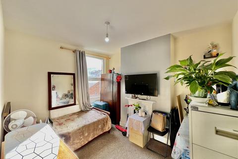2 bedroom maisonette for sale, 15 Cecil Road, Hounslow TW3