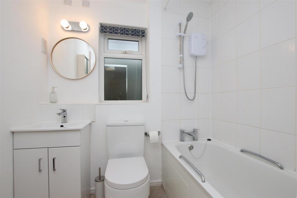 Bathroom.JPG