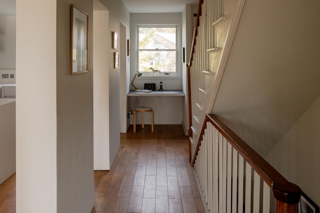 318620 - Vicar's Close, London E9 - high res-07...
