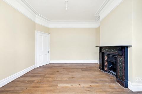 4 bedroom terraced house to rent, Cupar Road, Battersea, SW11