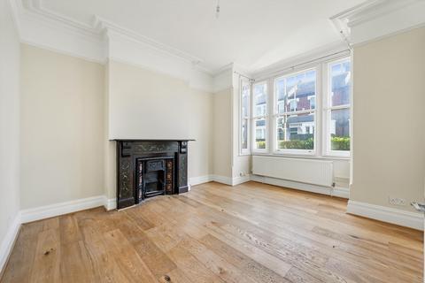 4 bedroom terraced house to rent, Cupar Road, Battersea, SW11