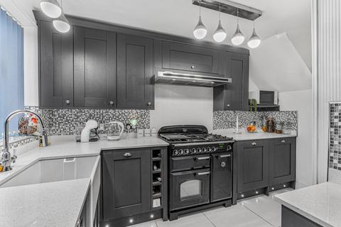 2 bedroom end of terrace house for sale, Hengrove Crescent, Ashford, TW15