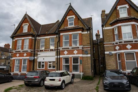 1 bedroom flat for sale, Manor Road, Beckenham BR3