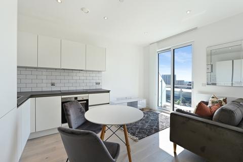 1 bedroom flat to rent, Apt Parkview, Great West Road, Brentford, London, TW8