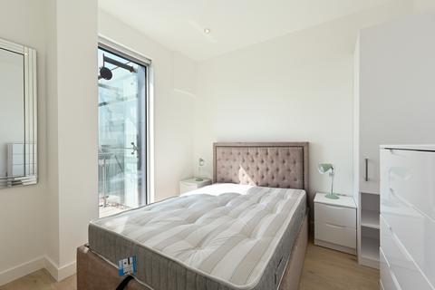 1 bedroom flat to rent, Apt Parkview, Great West Road, Brentford, London, TW8