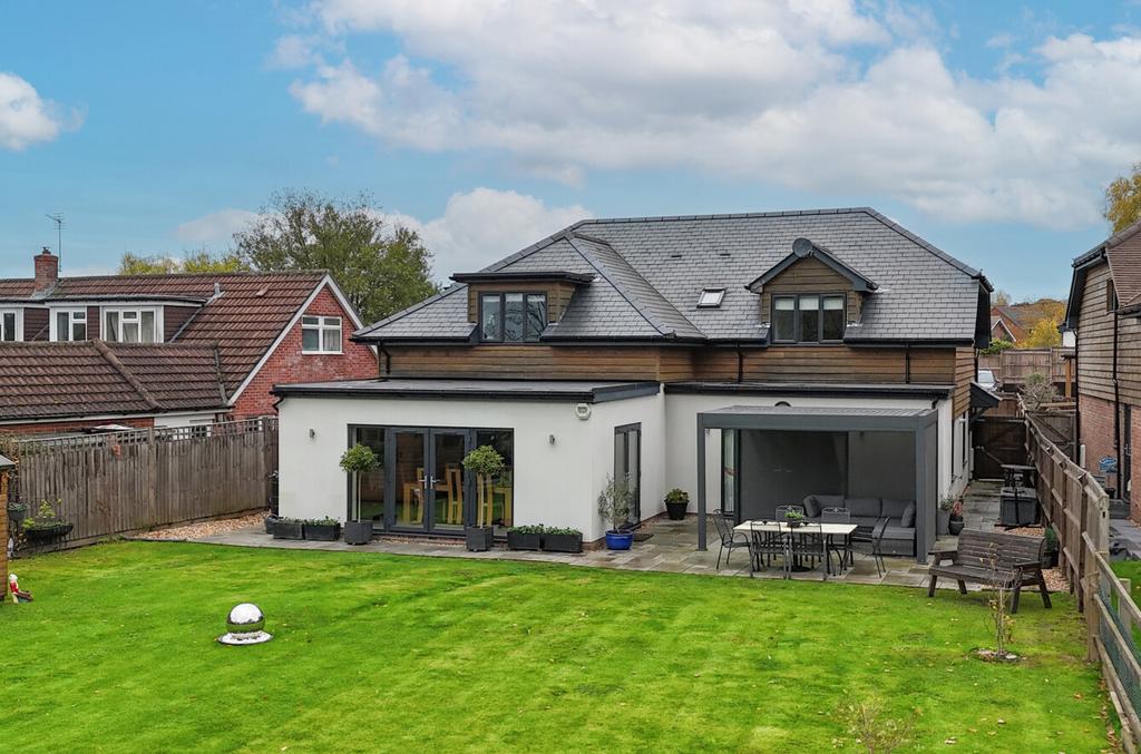 1373467-8-690b5f3...