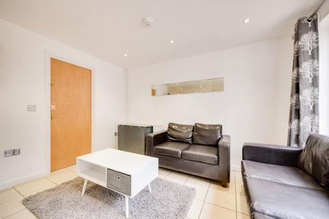 5 bedroom house to rent, Tenterden Drive, Canterbury