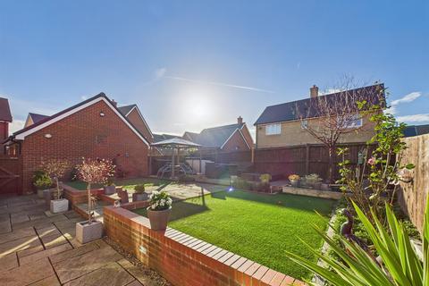 4 bedroom detached house for sale, D'arcy Close, Aylesbury HP18