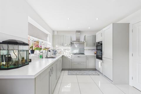 4 bedroom detached house for sale, D'arcy Close, Aylesbury HP18