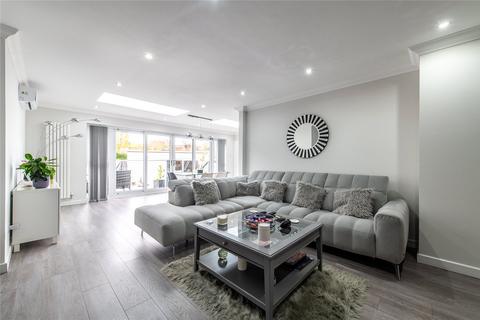 27 Chilton Drive, Higham, Rochester, ME3 7BW