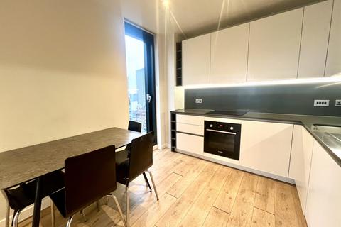 2 bedroom apartment to rent, The Gate, Meadowside, Manchester, M4 4GT