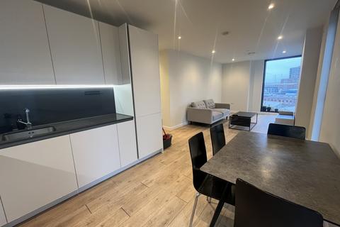 2 bedroom apartment to rent, The Gate, Meadowside, Manchester, M4 4GT