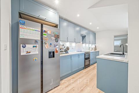 3 bedroom semi-detached house for sale, Reading Road, Ipswich, IP4