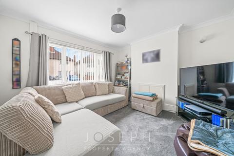 3 bedroom semi-detached house for sale, Reading Road, Ipswich, IP4