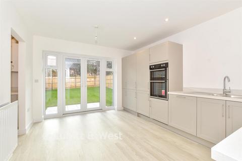 4 bedroom semi-detached house for sale, Seedlings Drive, Pearmain Place, Crowborough, East Sussex