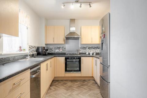 2 bedroom maisonette for sale, Hancock Close,  Aylesbury,  HP21