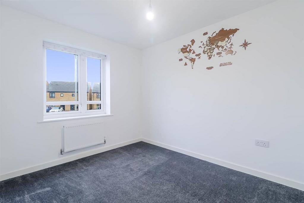 3-bed-house-bishops-cleeve13.jpg