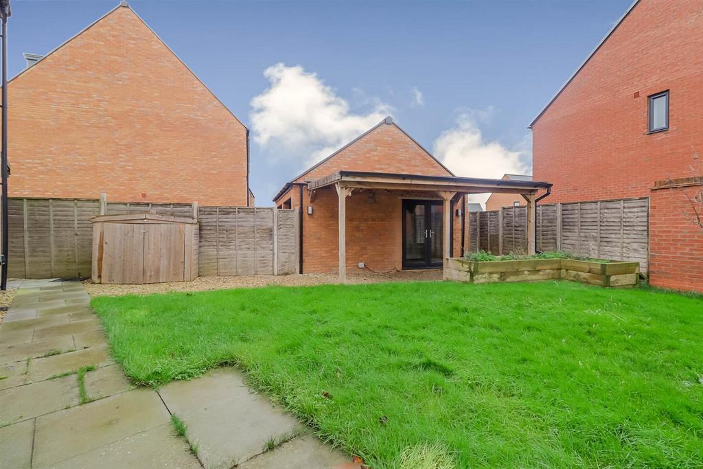 3-bed-house-bishops-cleeve16.jpg