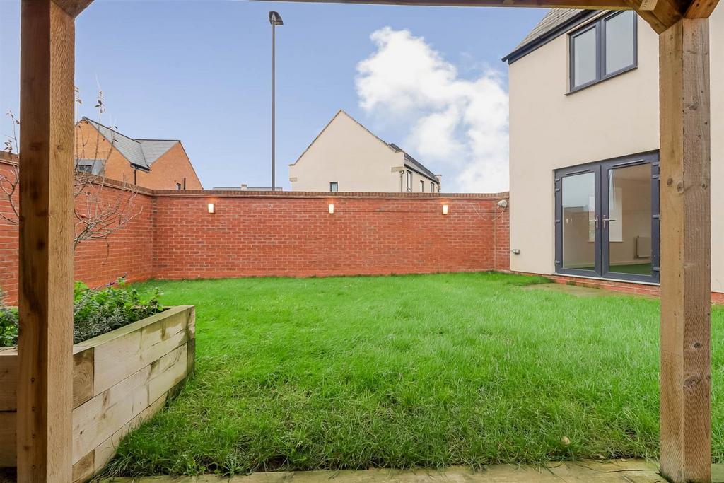 3-bed-house-bishops-cleeve19.jpg