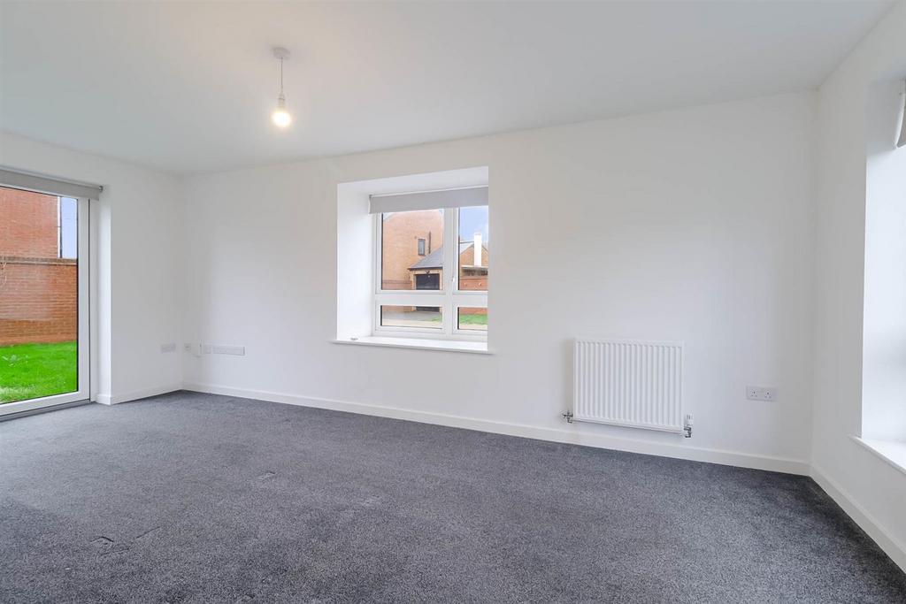 3-bed-house-bishops-cleeve2.jpg