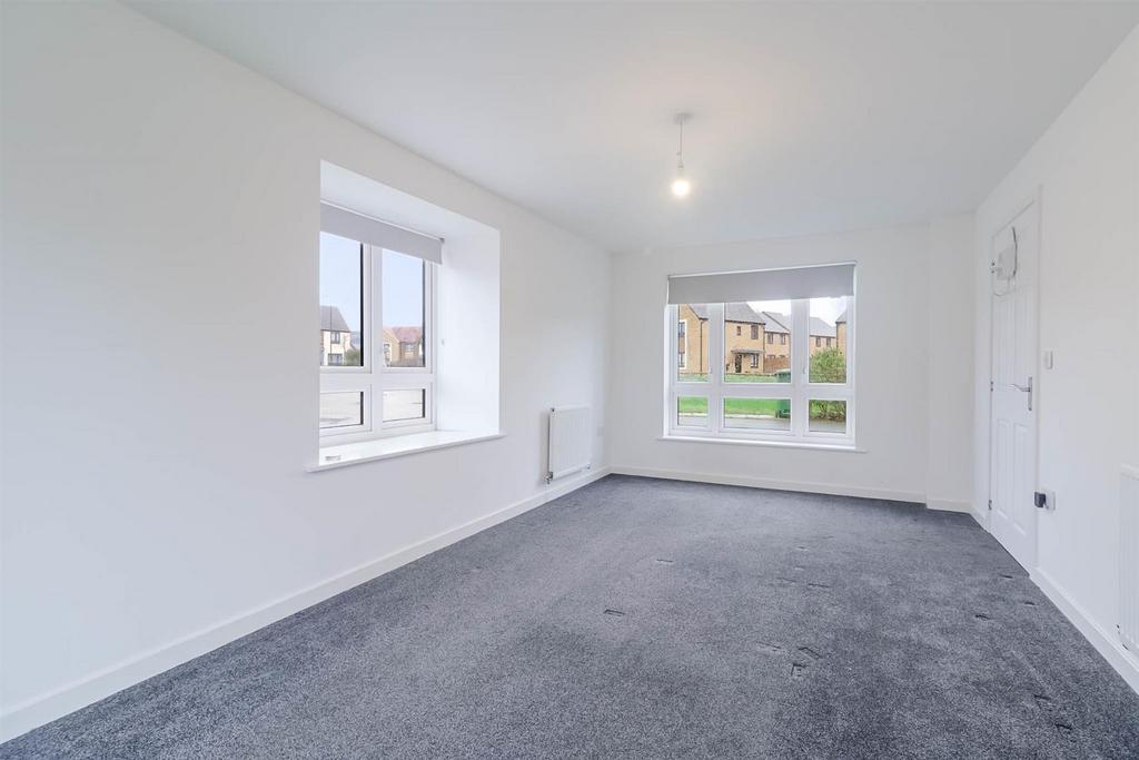 3-bed-house-bishops-cleeve3.jpg
