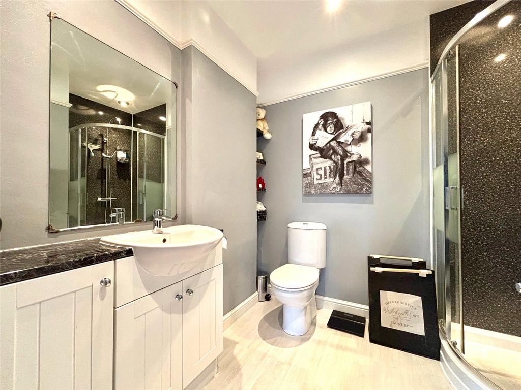 En-Suite Shower