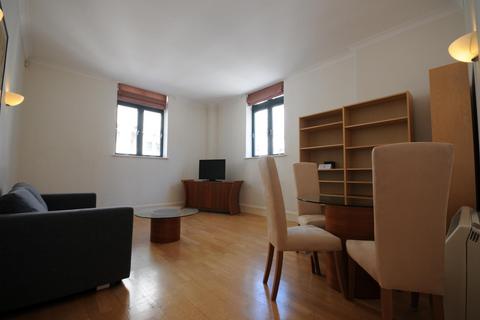 1 bedroom apartment to rent, Forum Magnum Square, County Hall Apartments