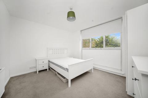 undefined, Tinsley Road, London, E1