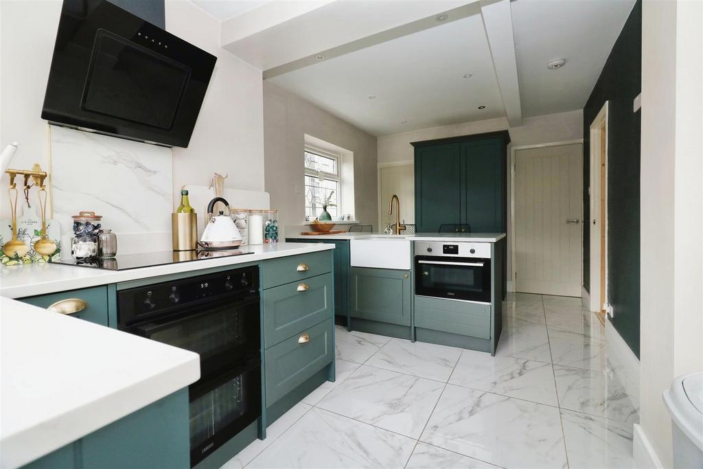 Extended breakfast kitchen