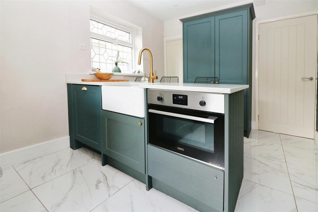 Extended breakfast kitchen