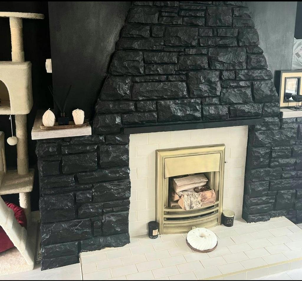 209 morthen road fireplace.jpg