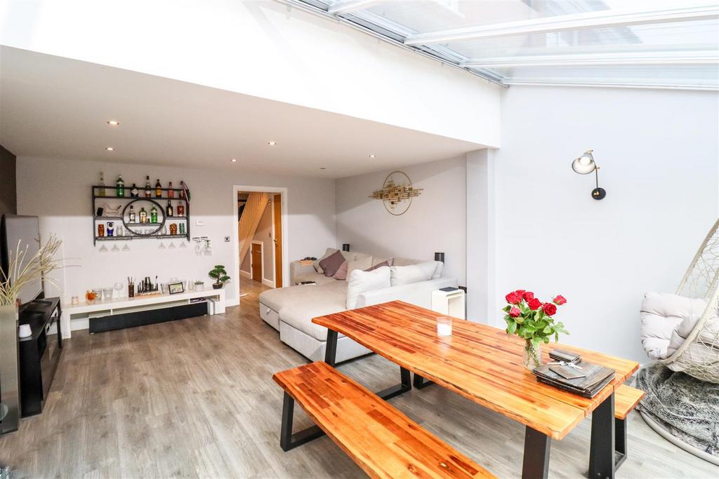 Living Room/Orangery
